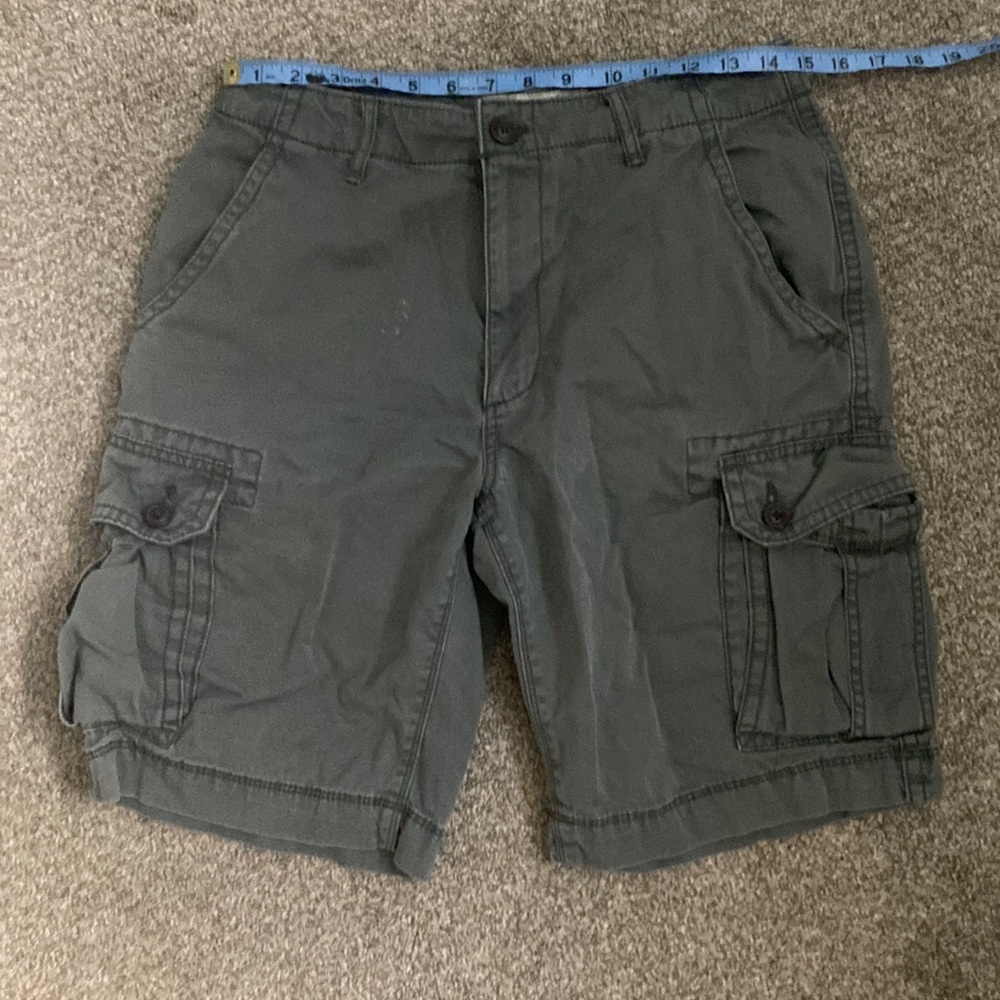 Arizona Jeans Greyish Green Cargo Shorts Size 30